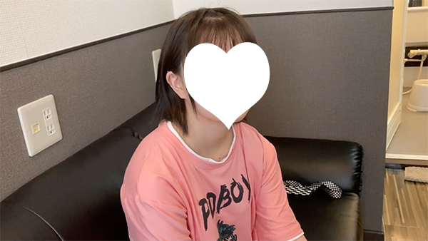 FC2-PPV-4338282 【再販記念・30名１０００円オフ】**sqpnnjyon 【改正版】りほ19歳（３）・生・顔射。「家を出たいから結婚して」。童顔フェイスの黒髪にティンコ乗せ。獰猛なる大量の白【絶対素人】（077） Sample 1