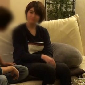 FC2-PPV-4338786 【不倫】***szzoqnojn ショートカットでかなり美人な奥様です。人妻キラーの男から入手した生々しい中出し不倫動画です。