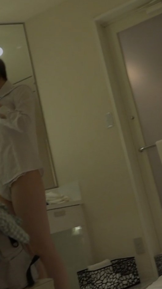 FC2-PPV-4338867 ※数量販売【個人撮影】**sqpnnjsyj 制服で初めてのハメ撮り。緊張しながらも興奮で痙攣していました。【素人】 Sample 4