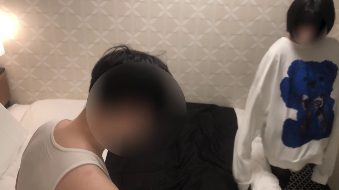 FC2-PPV-4341319 【購入後顔出し】**sqpnnjyzq 20歳処〇の初体験をスマホでハメ撮り！痛がりながら耐える処〇喪失の瞬間 Sample 1