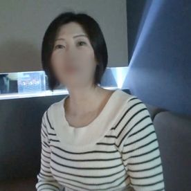 FC2-PPV-4342808 【人妻／熟女】**sqpnnyjpj 53歳黒髪ベリショの美乳奥さん。オンナの顔して他人棒にヨガリ淫れる中出しセックス。