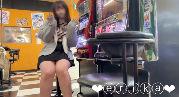 FC2-PPV-4343446 【18歳Gカップえりかの自撮り】***szzoqn*pj ☆彡 スロットが置いてあるゲームセンターでスロットしながらディルドオナニー！オナニー中に後をおじさんが通ってドキドキ…/// Sample 1