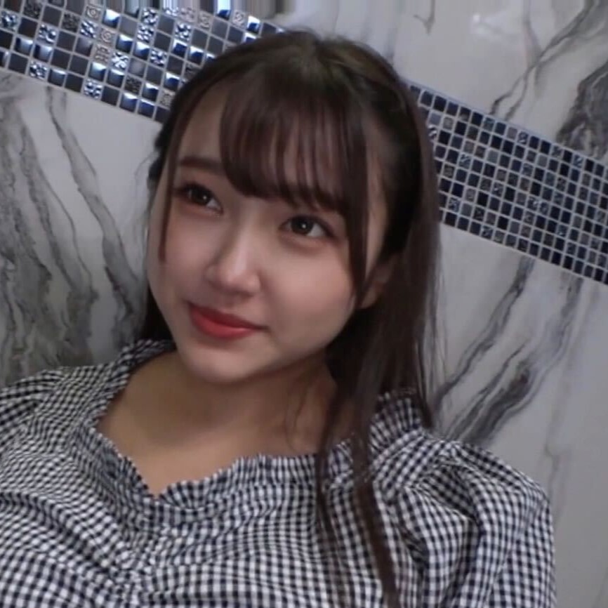 FC2-PPV-4352412 「ありがとうございました！***oypsxpxnp 」太陽笑顔でファンをメロメロにした元超人気ご当地アイドル。リアルメロンおっぱいに大量ぶっかけ。引退後最初のはっちゃけ性交で確種付け成功 Sample 1