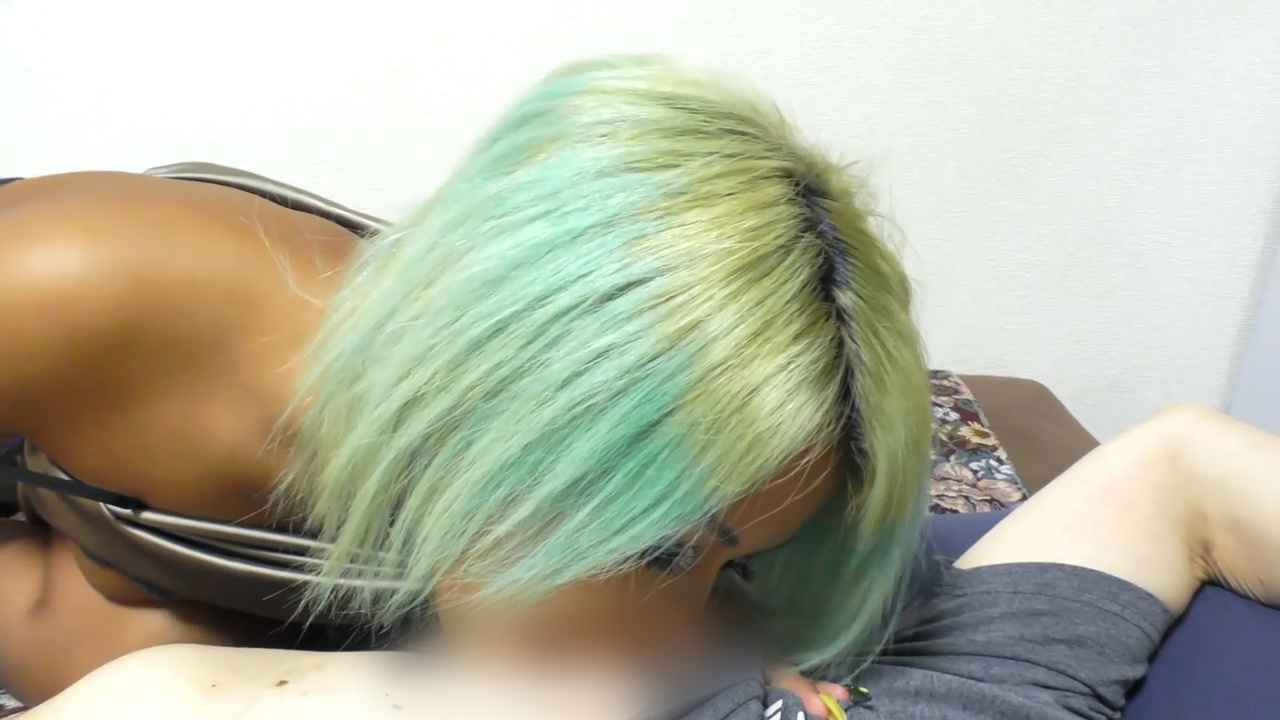 FC2-PPV-4353554 【素人】***szzoqnonx 小柄で可愛い黒ギャルお姉さん。オチンポ見て興奮してむしゃぶりついてきました。 Sample 2