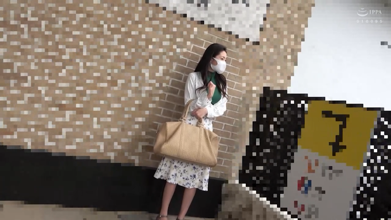 FC2-PPV-4358081 【タイムセール】**psojpnxjxn 【前篇】駆け落ち不倫旅行で卑猥な曲線を描くSSS級としっぽり交わりへ。 Sample 4