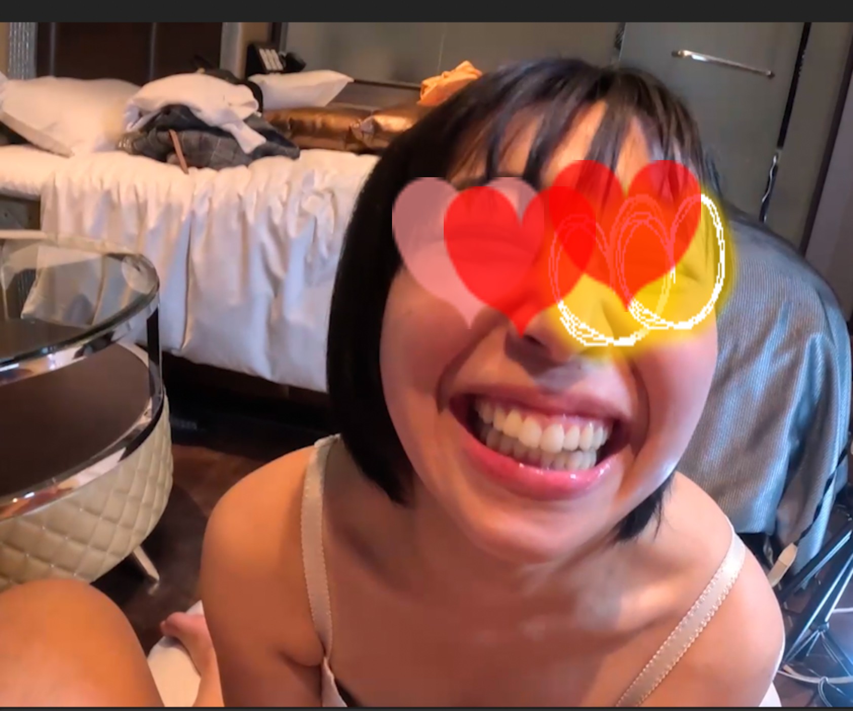 FC2-PPV-4393841 須〇亜香里似がイラマデビュー　黒髪ショート**sqpnnjojz 人妻がみんなに内緒で出演　逆流寸前まで喉奥イラマ激突 Sample 4