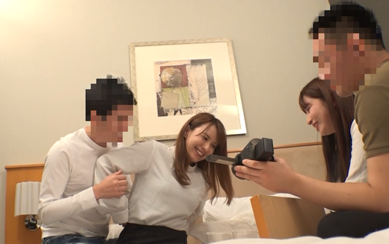 FC2-PPV-4406664 4Pのダブルフェラチオで鬼ボッキ!!あざとフェラ＆セックスで昇天★[７]**sqpnnjosy Sample 2