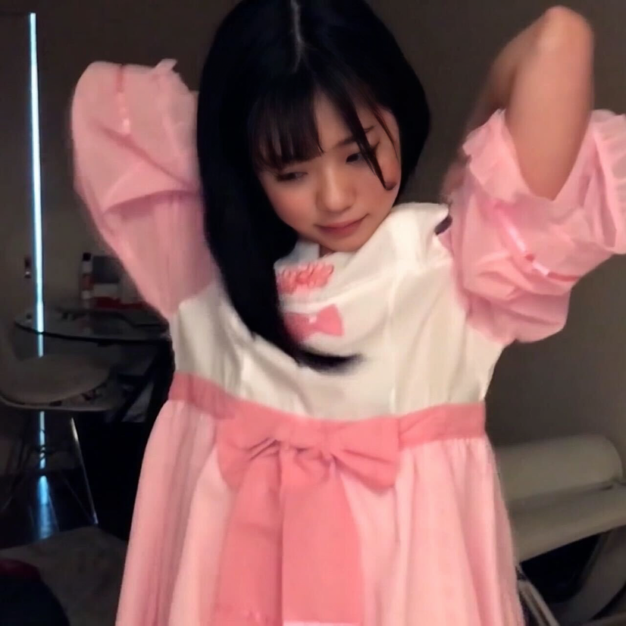 FC2-PPV-4413382 90%OFF!アイドル研究部所属の18歳3年生。**sqpnnjypq 　推しアイドルの衣装と制服で2回の中出しを記録。 Sample 1