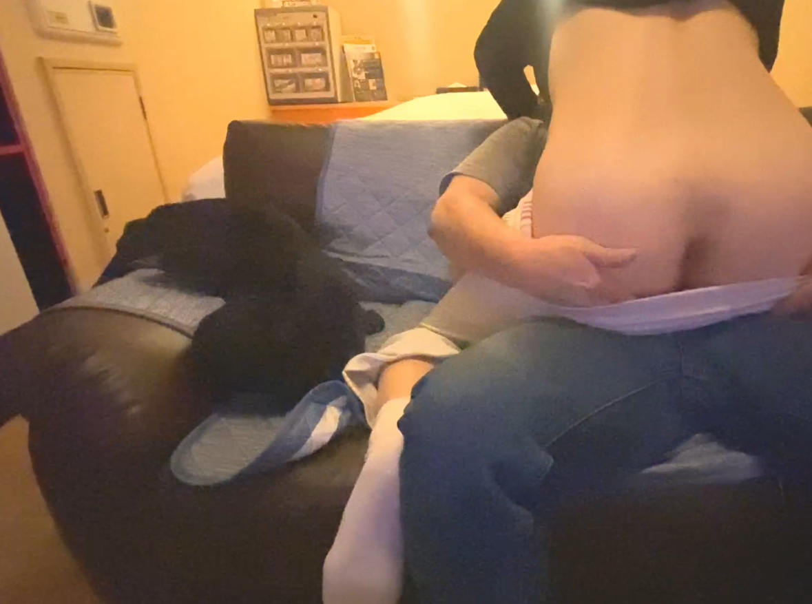 FC2-PPV-4447935 元pta役員近所の主婦、**psojpnqzny 仕事帰りのままのジャージ姿でやってきました。忙しくてかなり蒸れてるそうで、楽しみです。 Sample 1