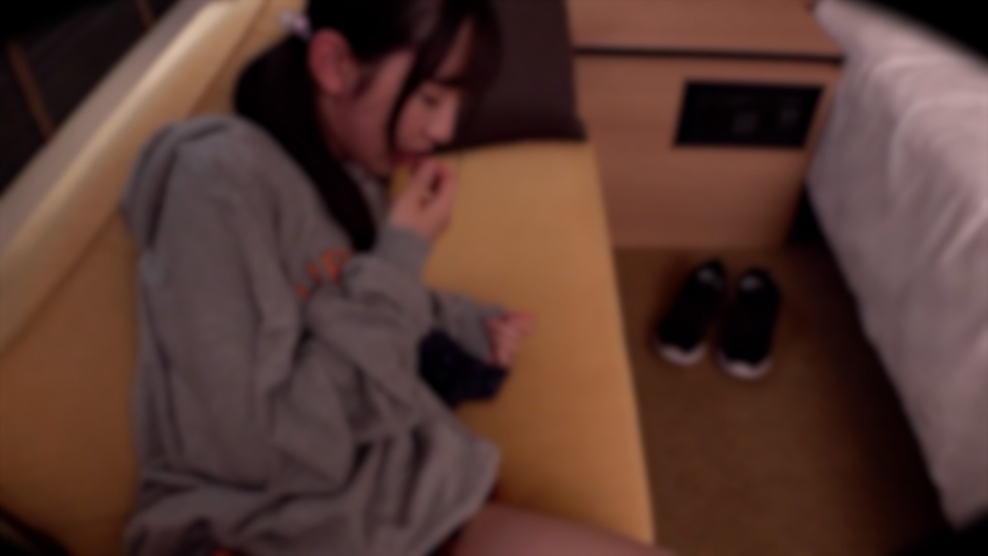 FC2-PPV-4465859 【個撮】**sqpnnjspz 18歳、処女喪失。小柄な合法ちっぱい。連続中出しの餌食に。 Sample 2