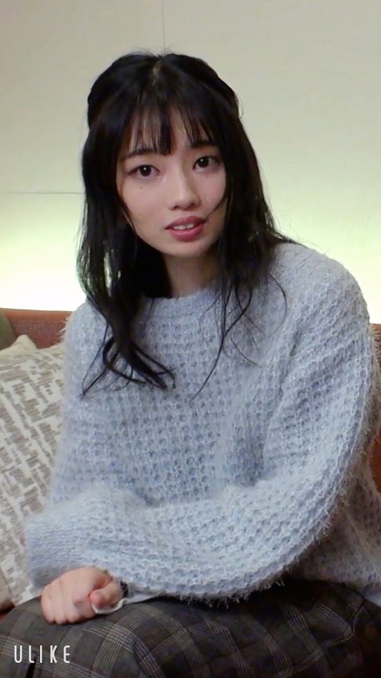 FC2-PPV-4467027 【衝撃映像につき今週限定公開】**qnsxjxsop 某有名**３**の18歳完全未経験　初体験にして大量に潮を吹いてしまう。【完全個人撮影映像】 Sample 1