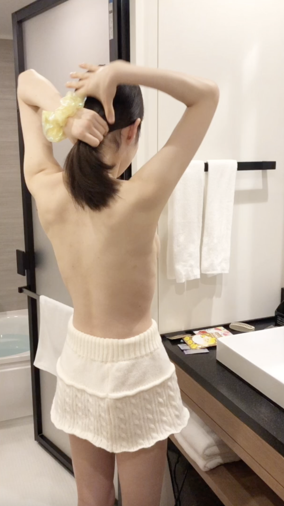 FC2-PPV-4472818 スレンダー色白女子大**sqpnnjyxy 生の入浴シーン Sample 1