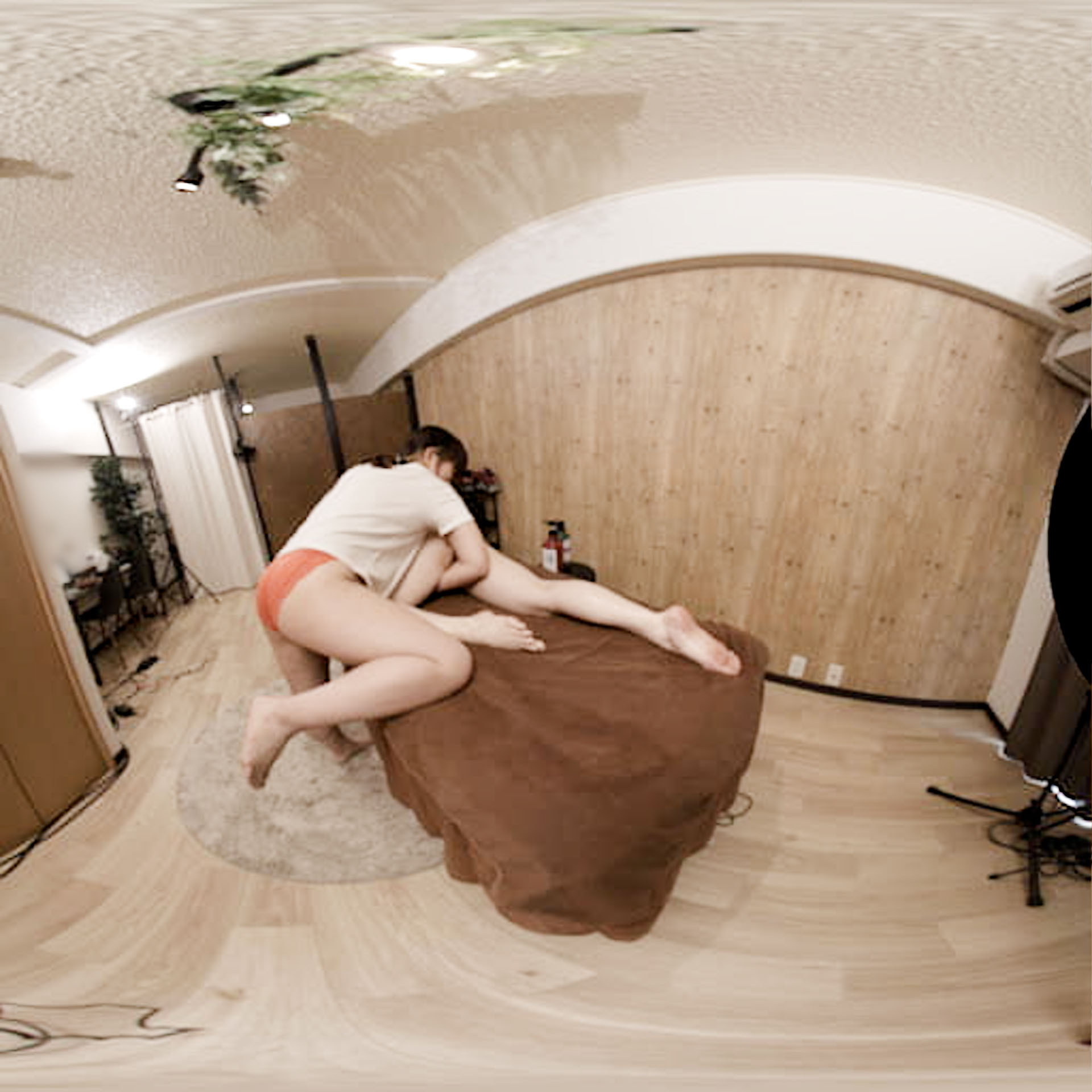 FC2-PPV-4474750 【180VR3D】***oypsnzxzx 美ボディ人気ママモデルこはるさんに女同士のメンエス講習　VR版 Sample 4
