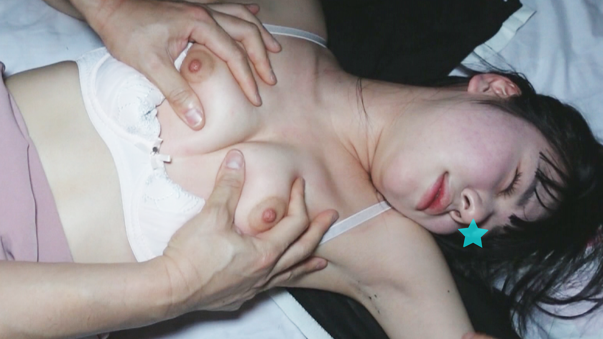 FC2-PPV-4482290 ［旅館3P乱交①］衝撃のハメ潮バック連射！**sqpnnjyyx 初添乗の新人ツアコンが打ち上げ3Pで潮吹きまくり絶頂！オマケ映像もアリ！ Sample 4