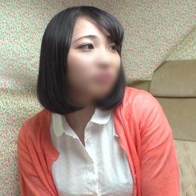 FC2-PPV-4491024 【素人】**psojpnqzzy 美巨尻がエロい。黒髪清楚な35歳、人妻。看護師のあやこさん。車内に連れ込みハメ撮りプレイ。パイパンのま○こに中出し。