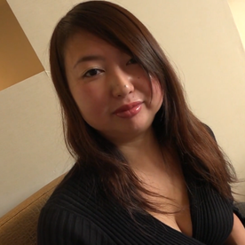 FC2-PPV-4510734 【人妻/熟女】***szzoqnops 某有名塾の塾長の30代人妻さん。チンポに飢えたカラダに大量中出し