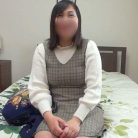 FC2-PPV-4523373 【不倫】***szzoqnoyz 肉厚豊満体型の専業主婦(44歳) 焦らし手マンで「お願い！早くイかせてぇ～！！」と既婚者らしからぬ衝撃発言。