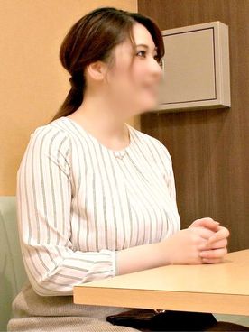 FC2-PPV-4523514 【巨乳妻****④】**sqpnnjsnj 推定Jカップ爆乳のむっちりエロボディ主婦を性感オイル施術…甘い声で身体を仰け反らし絶頂・逆イラマ・がっつきフェラ＆パイズリ・強引挿入でアヘりまくり中出し【個撮】