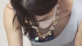 FC2-PPV-4541455 [4K]**no*noxsyp ブーケ作り中の胸チラ 推定Fカップの巨乳チャン 屈んだ際に零れ落ちそう