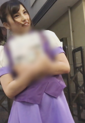 FC2-PPV-4629869 【アイドル×個人撮影】**ppzzx*pzjp 某○○坂でビラ配りをしていた18歳の美女。即イキの敏感体を生ハメ。