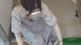 FC2-PPV-4637240 【最高の眺望】***oypsnzznp まん丸オッパイ！たわわに実った熟巨乳人妻とちっぱい若妻⑨