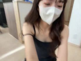 FC2-PPV-4662312 【限定数・期間限定】【激レア】ちっぱい人妻、昼間のえちえちミニスカ配信しちゃいます！ 20230220