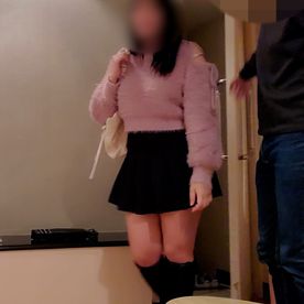 FC2-PPV-4669160 【個撮】超豊満ボディ手コキ嬢みくちゃん　婦警コスプレから飛び出すGカップおっぱいと巨尻に大興奮！妖艶手コキに超大量射精！　