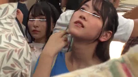 FC2-PPV-4412276 こっそり服の中で乳首いじりお触りされ電車内でレズイキさせられた美乳女2_困惑顔で股間を濡らす清楚JD