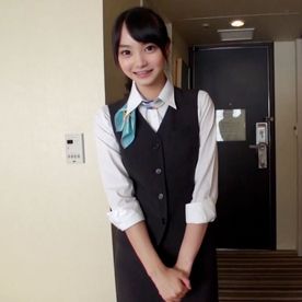 FC2-PPV-4679345 この春から勤務の新卒CA　早速のハメ撮り出演　新品制服気崩しながら中出しされる衝撃映像【特典】