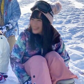 FC2-PPV-4679982 【ハメ撮り】お嬢様風、落ち着いているスキー美人(25歳) ポルチオ突きセックスの途中、Gスポット責めで豪快に＜潮吹き＞