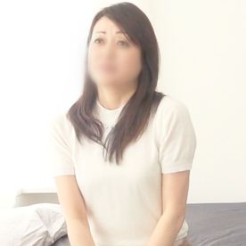FC2-PPV-4681168 【熟女】若々しい肌と長い手足が魅力的な50歳の熟女妻。卑猥すぎる下着とリモバイを装着させて野外プレイを楽しみました。