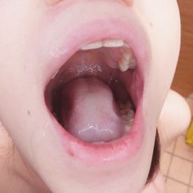 FC2-PPV-4685723 ＊超高画質　6Ｇ特典あり　漫●大好き　！かわいい声●●ちゃん　ご飯ご馳走して大量口内発射