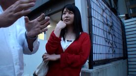 FC2-PPV-4687839 M926G01 清楚に見えてもスカートの中はやる気満々Tバック！隠れビッチな奥さんをナンパ中出し！！