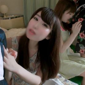 FC2-PPV-4685202 【期間限定】シーズン前の海に逆ナン目的で来た美女２人と生ハメセックス。肉食女子とイキまくりの５P乱交【生中出し】