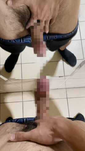 FC2-PPV-4690973 多目的トイレを多目的に使用！！ドッロドロに溜まった濃い精子をまき散らす！