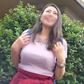 FC2-PPV-4692669 【個人撮影】服越しにでもわかる巨乳、100cm超えデカ尻の奥様。 物静かな性格なはずですが、バックでの子宮口突きで淫乱オンナと化してイク！