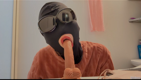 FC2-PPV-4693383 1人でフェラしながら淫語で誘惑する女