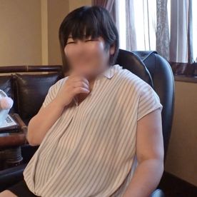 FC2-PPV-4697352 【人妻／熟女】黒髪ショートヘアのパート主婦（53）肉感すっごい…ぽっちゃりボディ揺らして淫れるハメ撮りセックス。