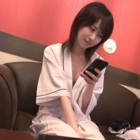 FC2-PPV-4706572 【個撮・素人】敏感潮吹き美人な友人の彼女とﾗﾌﾞﾎに中出しﾁｪｯｸｲﾝ!!