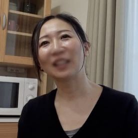 FC2-PPV-4706666 肌艶はとても五十路に見えない!!笑顔が可愛らしいYさん(52\)