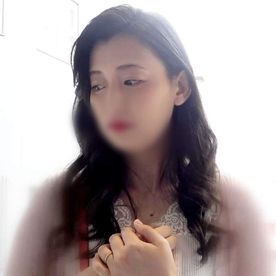 FC2-PPV-4712140 【中出し】清楚な美尻を持つ38歳人妻さんと真昼のホテルで濃厚ハメ撮りプレイ！ねっとり過ぎる淫らしい不倫セックス！無◯可で膣内射精！