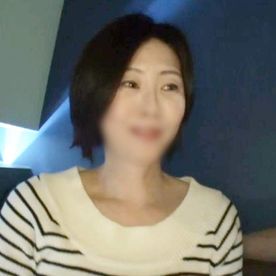 FC2-PPV-4714768 《中出し》白くて綺麗なGカップおっぱい！清楚なショートヘアー熟女◆他人棒に大股開いて大絶叫イキ！たっぷりマ●コに中出しされながら男と同時にイキ果てる…