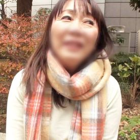 FC2-PPV-4718470 《熟女》還暦間近の59歳・熟女◆電マと生チ○ポで大量潮吹き！淫乱熟女の本領を発揮する好きモノっぷりを見せつけ！大絶叫イキ！