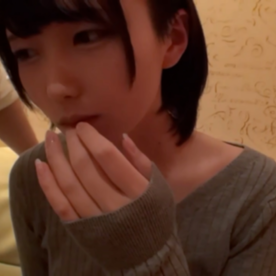 FC2-PPV-4722277 某界隈の18歳。スレンダー低身長で敏感な体をガン突き痙攣イキ。男2人で種付け中出しで完堕ち。