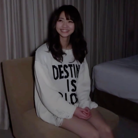 FC2-PPV-4722249 アイドル級に可愛いチアリーダー18才。鍛え上げられた色白細身な肉体に中で暴発しながら腰を振り続けた動画。