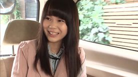 FC2-PPV-4723427 【期間限定90％OFF!】上京したての18歳が初撮りで初めての潮吹きでエロい顔になる様子がエロい/無