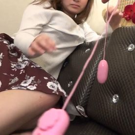FC2-PPV-4723617 【JD】18歳女子大生が初めてのロータープレイでいっぱい感じちゃう//【個撮・ハメ撮り】