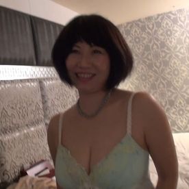 FC2-PPV-4736208 53歳貴婦人という言葉が似合う美熟女人妻、浮気はしないけどセックスは好き