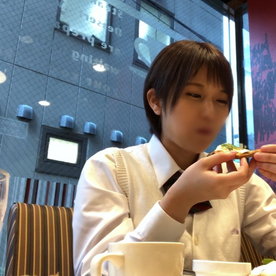 FC2-PPV-4738801 【制服】146cm38kgDカップ低身長巨乳じょし　スポーツ推薦合格のスレンダーボディに人生初の中出し【完全顔出し】