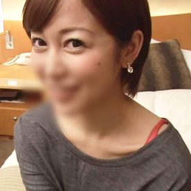 FC2-PPV-4739774 【中出し】ショートヘアーの色っぽいFカップ巨乳・デリヘル人妻とホテルで濃厚ハメ撮りSEX◆メス声上げて大絶叫イキ！スケベ美人妻に中出し！